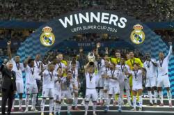 开云体育平台APP-欧洲杯冠军奖杯谁得？球迷期待全新巅峰赛事！