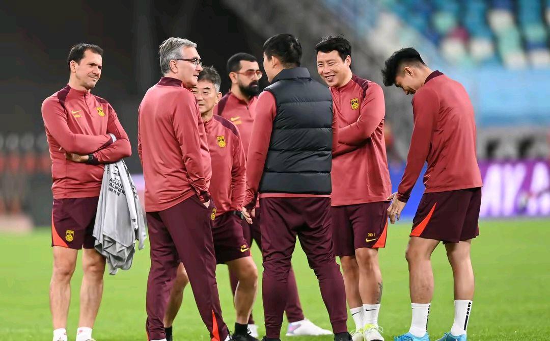 包含体育界热点：中国队在世界杯上取得出色表现的词条