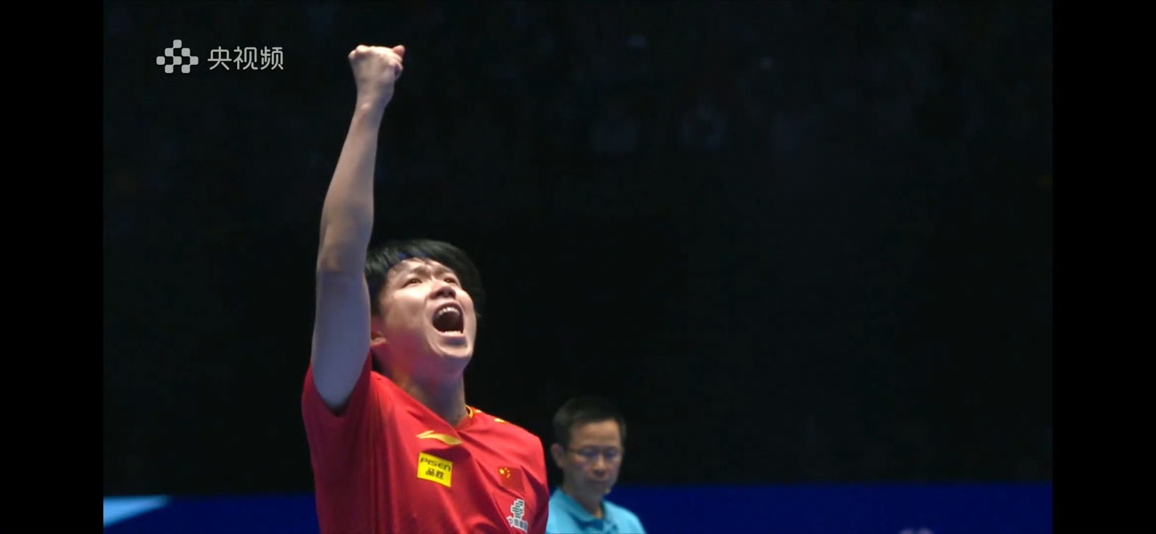 球员斗志昂扬，奋力追逐梦想