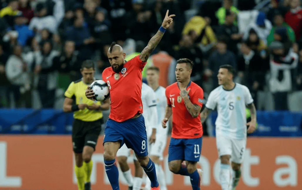 阿根廷队意外淘汰,智利队逆袭晋级下一轮 阿根廷队意外淘汰,智利队逆袭晋级下一轮