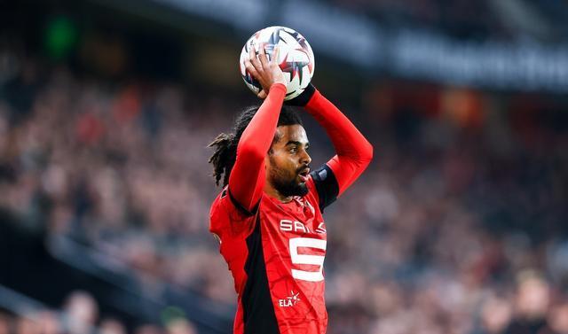 雷恩主场击败圣埃蒂安,收获关键三分 雷恩主场击败圣埃蒂安,收获关键三分