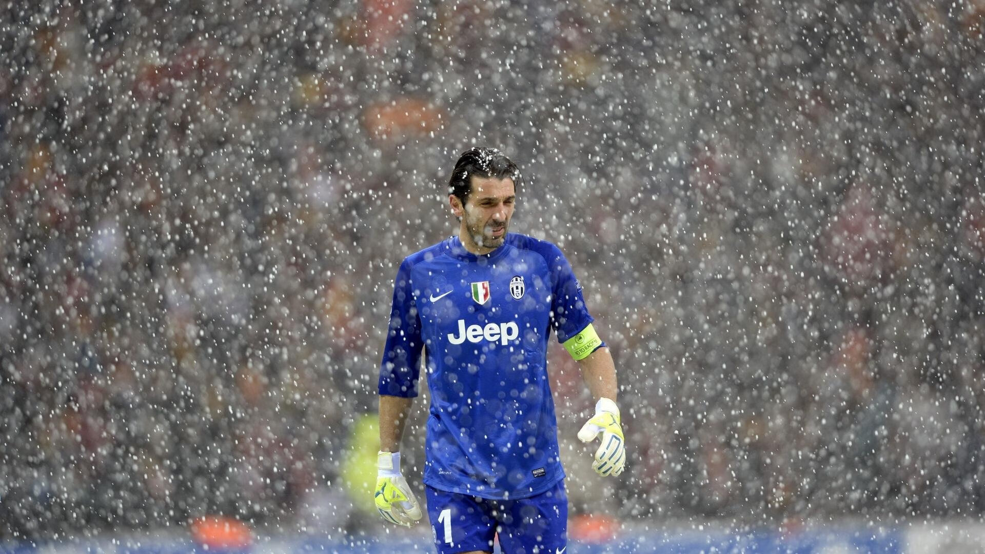 鏖战红牛二队！塞恩斯独臂擎天，银剑孤胆杀出血路