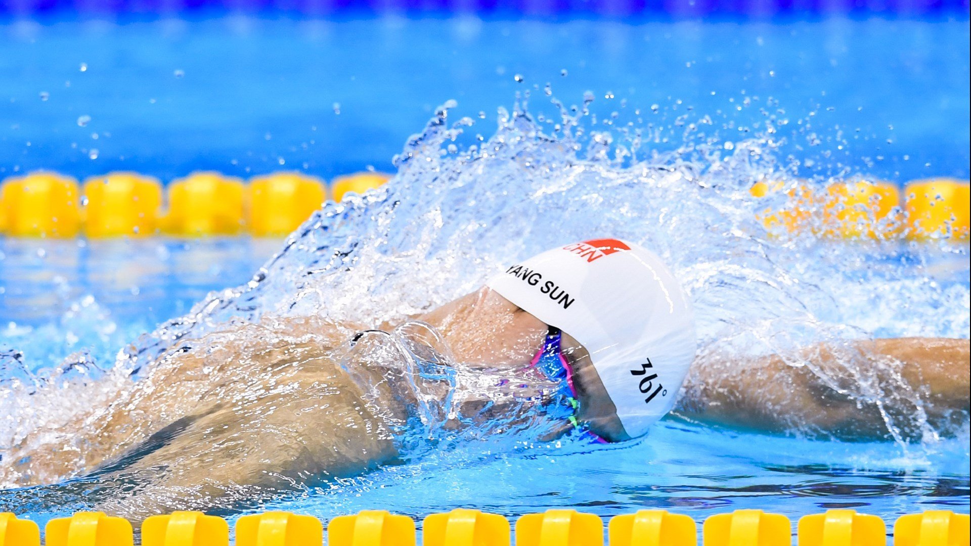 雄鹿鏖战国王取胜，克莱状态火热再显神威